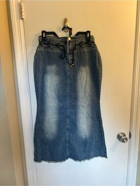 Y2K Western Denim Midi Skirt in Faded Blue Whimsigoth Festival 26” waist